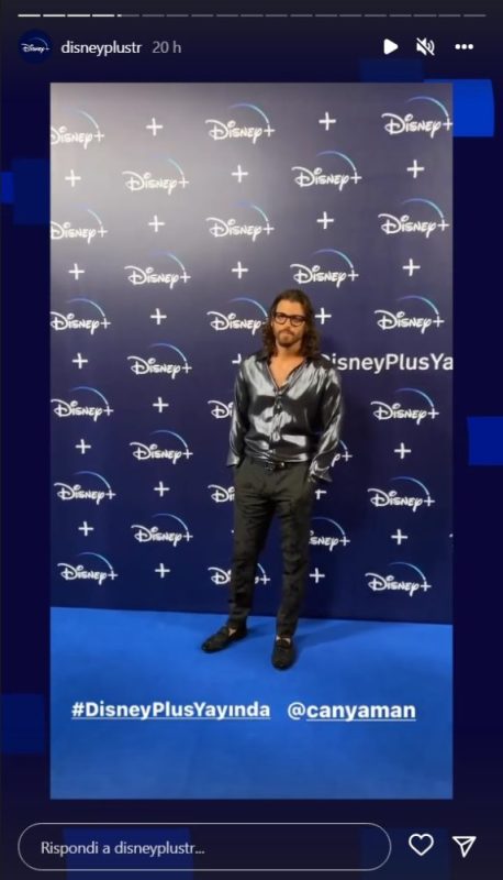Galleria foto 'Can Yaman sul red carpet del Disney Plus Party: C’è anche Demet Ozdemir!' - foto 4