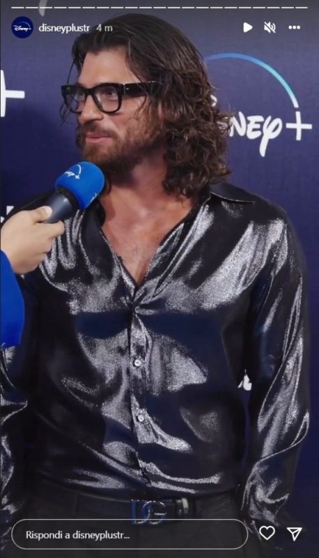 Galleria foto 'Can Yaman sul red carpet del Disney Plus Party: C’è anche Demet Ozdemir!' - foto 3
