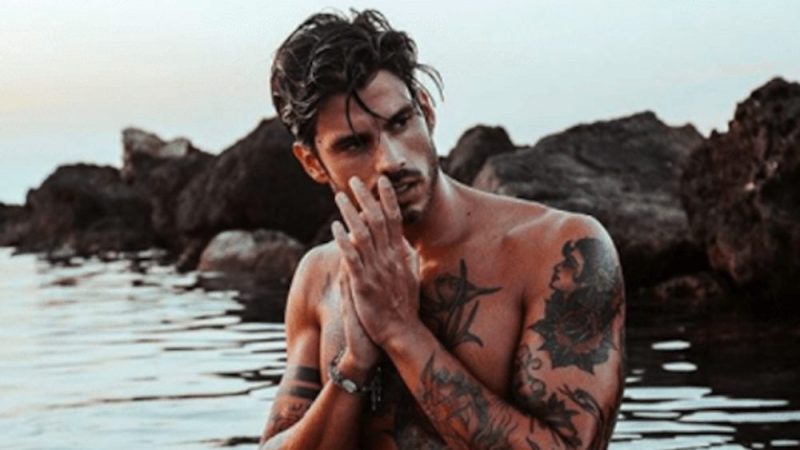 Galleria foto 'Isola dei Famosi, Luca Daffré nel mirino delle naufraghe: “Il piano è questo…”' - foto 1