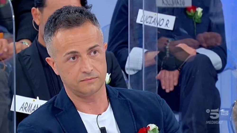 Uomini e Donne, Riccardo Guarnieri sbugiardato così: “E’ bravo solo davanti la telecamera”