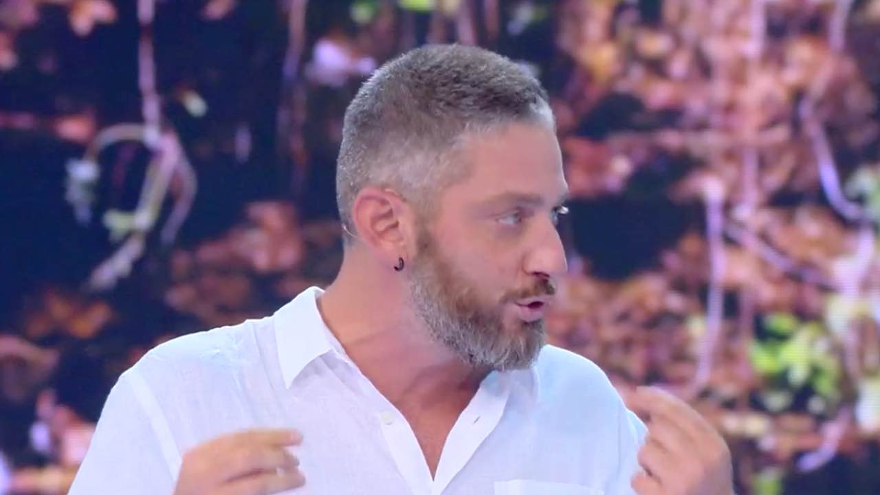 Isola dei Famosi, ex naufraga smaschera Edoardo Tavassi: “Perdeva il lume della ragione”