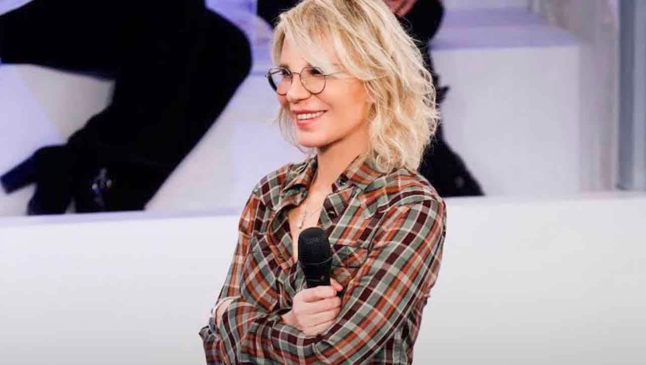 Uomini e Donne, boom di ascolti per Maria De Filippi: gli applausi di Scheri
