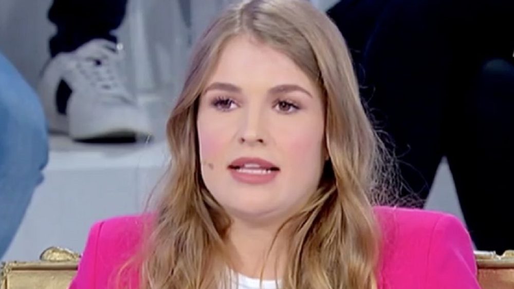 Uomini e Donne, Veronica Rimondi lo fa di prima mattina: ma in verità non vuole
