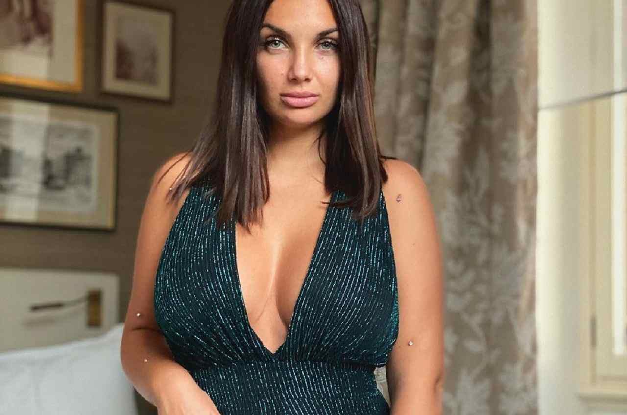 Elettra Lamborghini choc, blocca lo show e urla: “Fuori dai co***ni!”