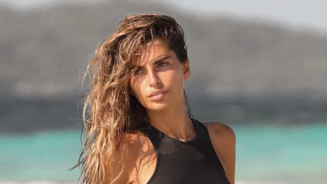 Isola dei Famosi, Estefania Bernal si sbilancia su un naufrago: “Un figo pazzesco!”