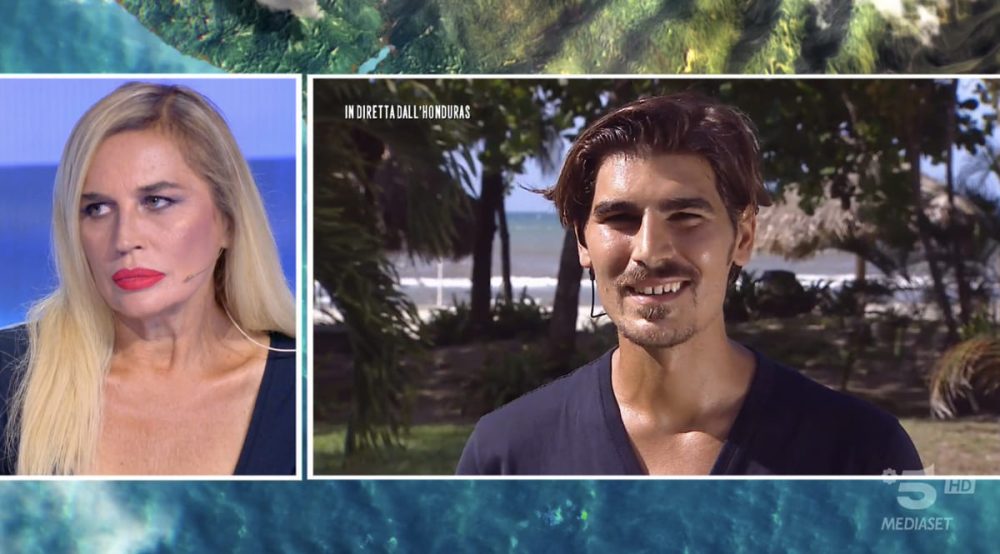 Isola dei Famosi, Lory Del Santo scarica in diretta Marco Cucolo: “Non mi hai difesa”