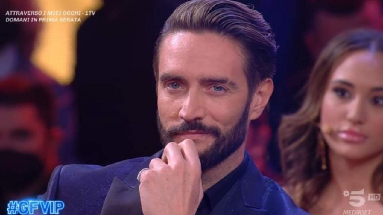 Gf Vip, Alex Belli sulla sua nuova avventura come conduttore di reality: “Sarò imparziale, non come…”