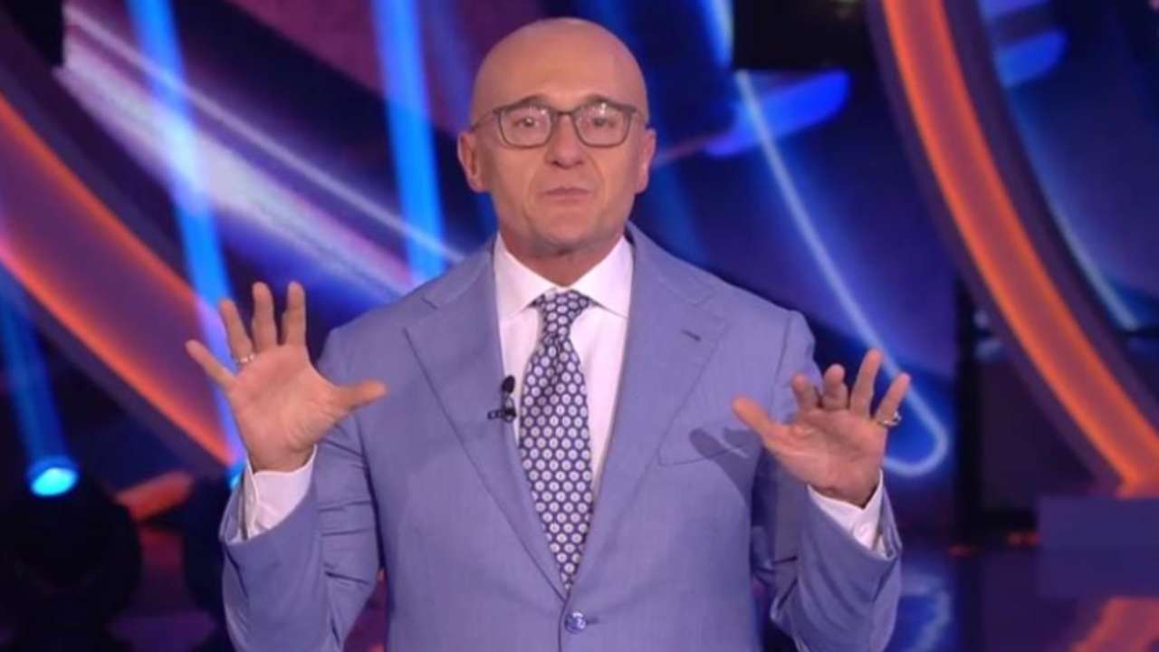 Gf Vip, Signorini non scuce nulla: ex vippone amatissimo sta per tornare?