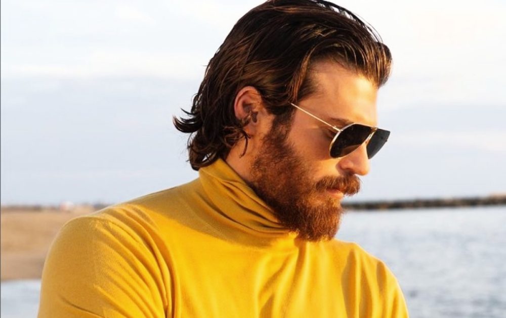 Can Yaman più sexy che mai nelle Ig Stories per pubblicizzare Mania!