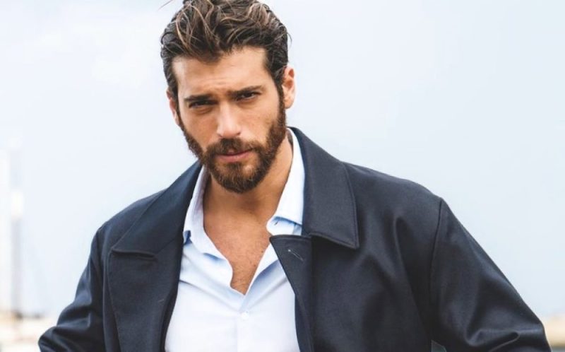 Galleria foto 'Can Yaman, è ufficiale: Viola Come il Mare andrà presto in onda!' - foto 1