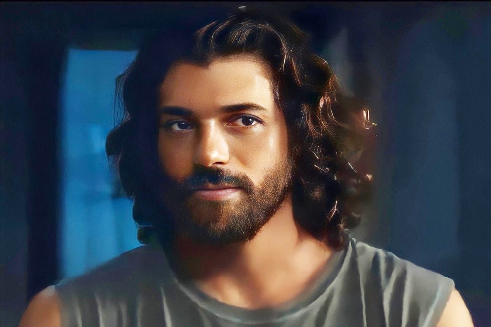Can Yaman: il nuovo spot Disney Plus con l’attore manda in delirio i fan!