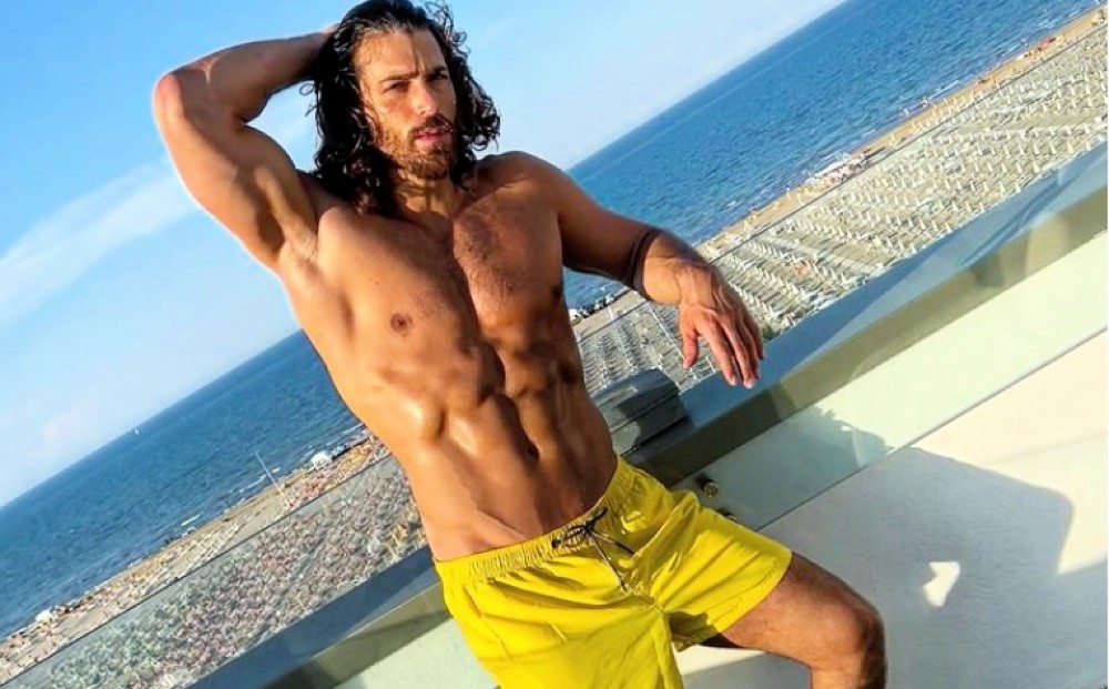 Can Yaman, Rimini nuova città preferita? L’attore: “Tanto ritorno”