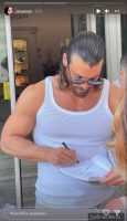 Can Yaman vacanza Forte dei Marmi Toscana1
