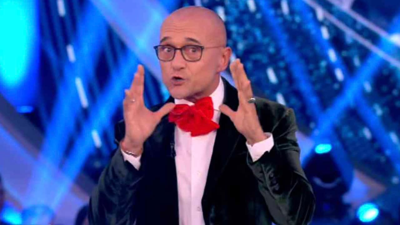 Gf Vip, Alfonso Signorini conferma il quarto concorrente: “E’ la sorella di…”