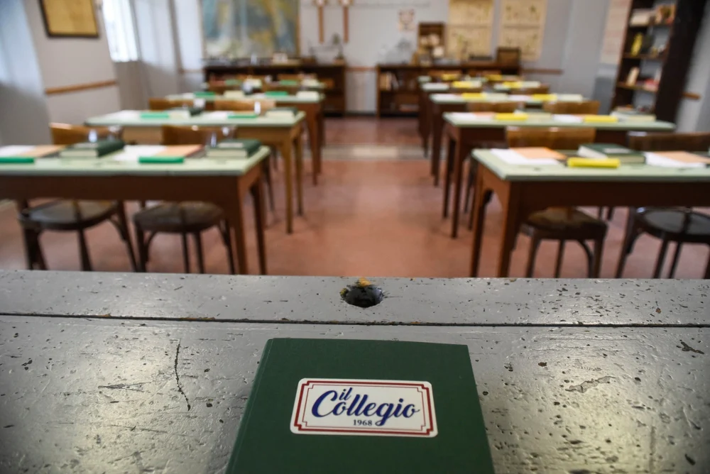 Il Collegio 7, notizia choc: un professore abbandona il reality