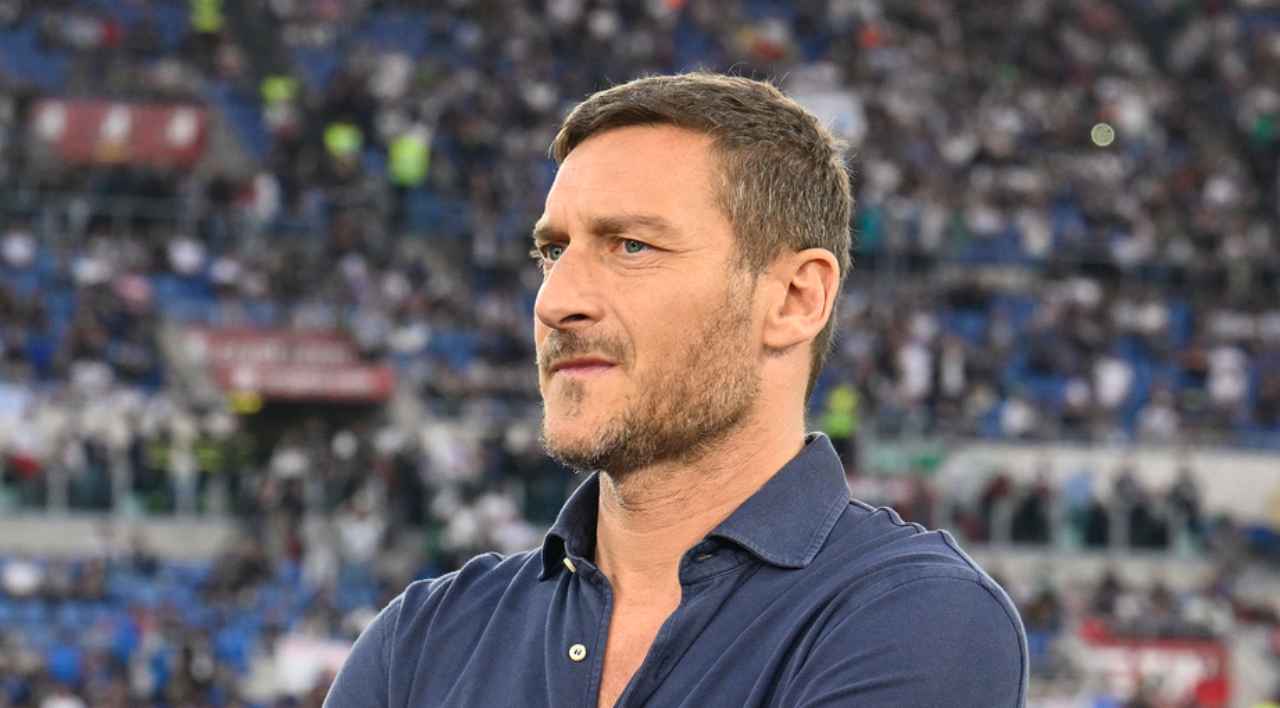 Francesco Totti e Ilary Blasi, l’ex calciatore ‘furioso’ e ‘pronto a reagire’ agli ultimi gossip