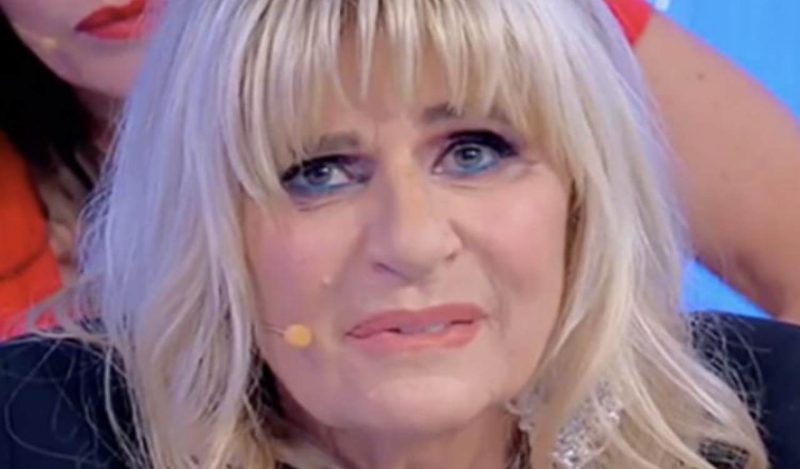 Galleria foto 'Uomini e Donne, Gemma Galgani nel panico: eppure poteva evitarlo' - foto 1