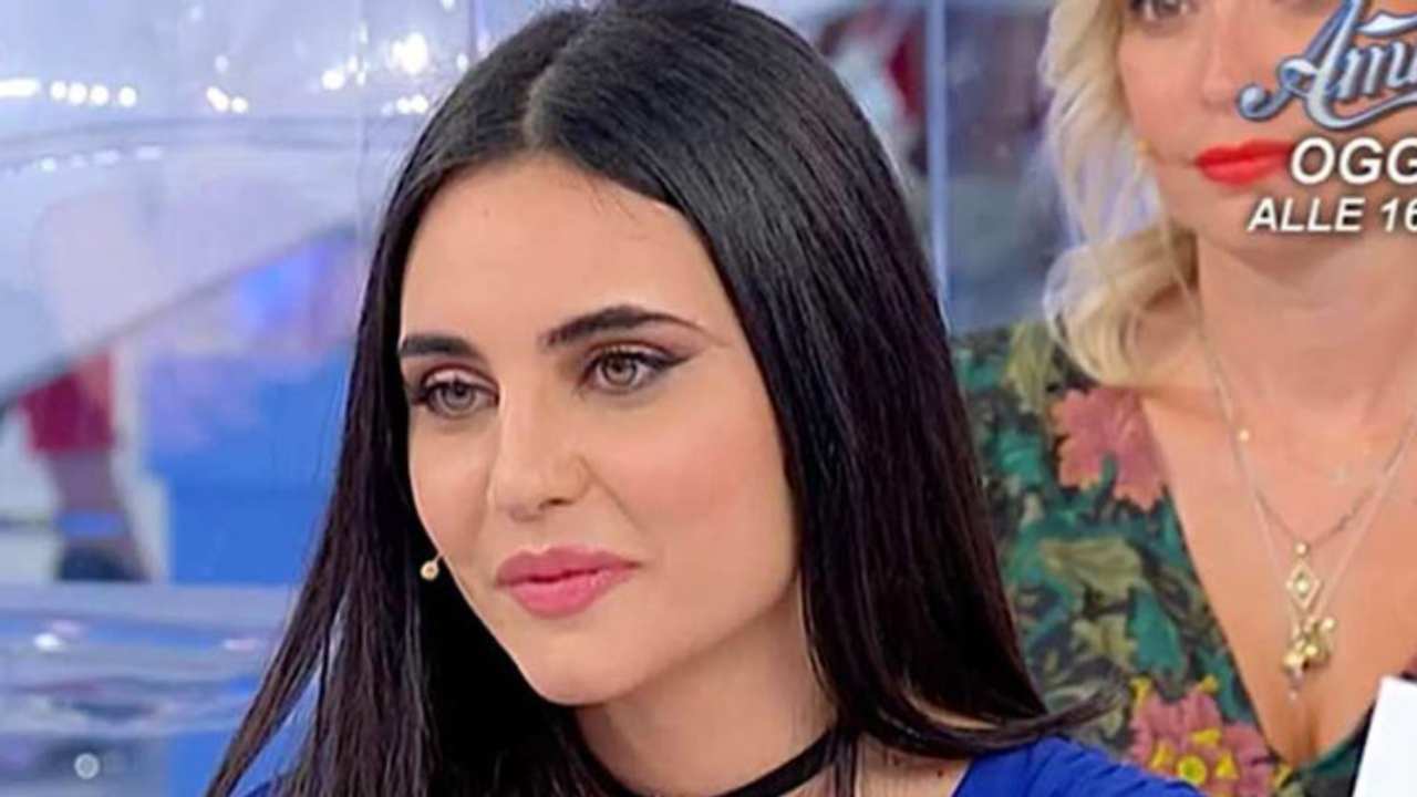 Uomini e Donne, Valeria Cardone riceve un regalo inaspettato: ecco da chi FOTO
