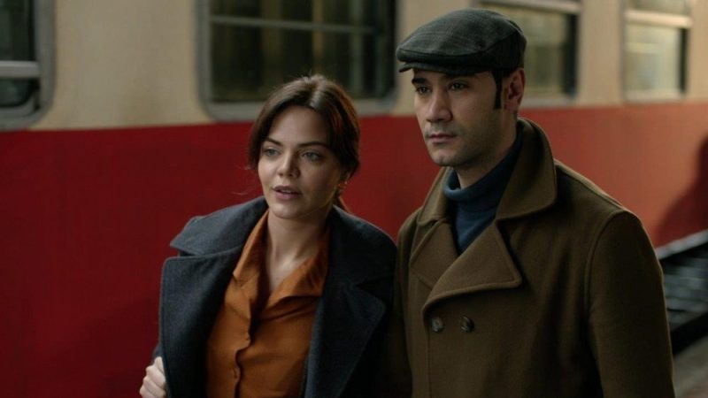 Galleria foto 'Terra Amara 4 luglio 2022 Prima Puntata: Zuleyha e Yilmaz fuggono!' - foto 1