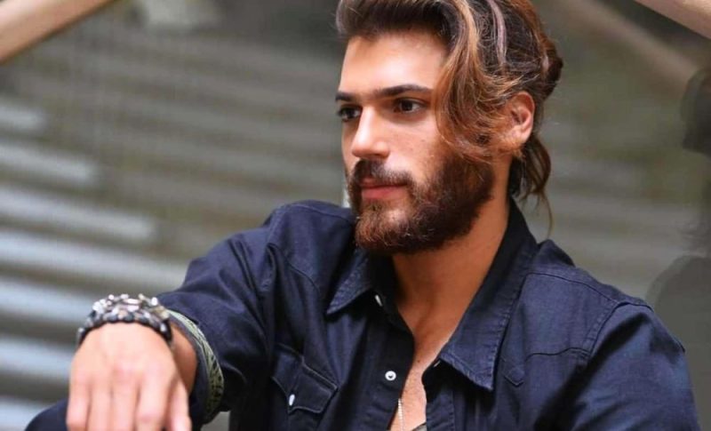 Galleria foto 'Can Yaman: qual è il suo cachet? Il compenso dell’attore in rapida crescita!' - foto 1