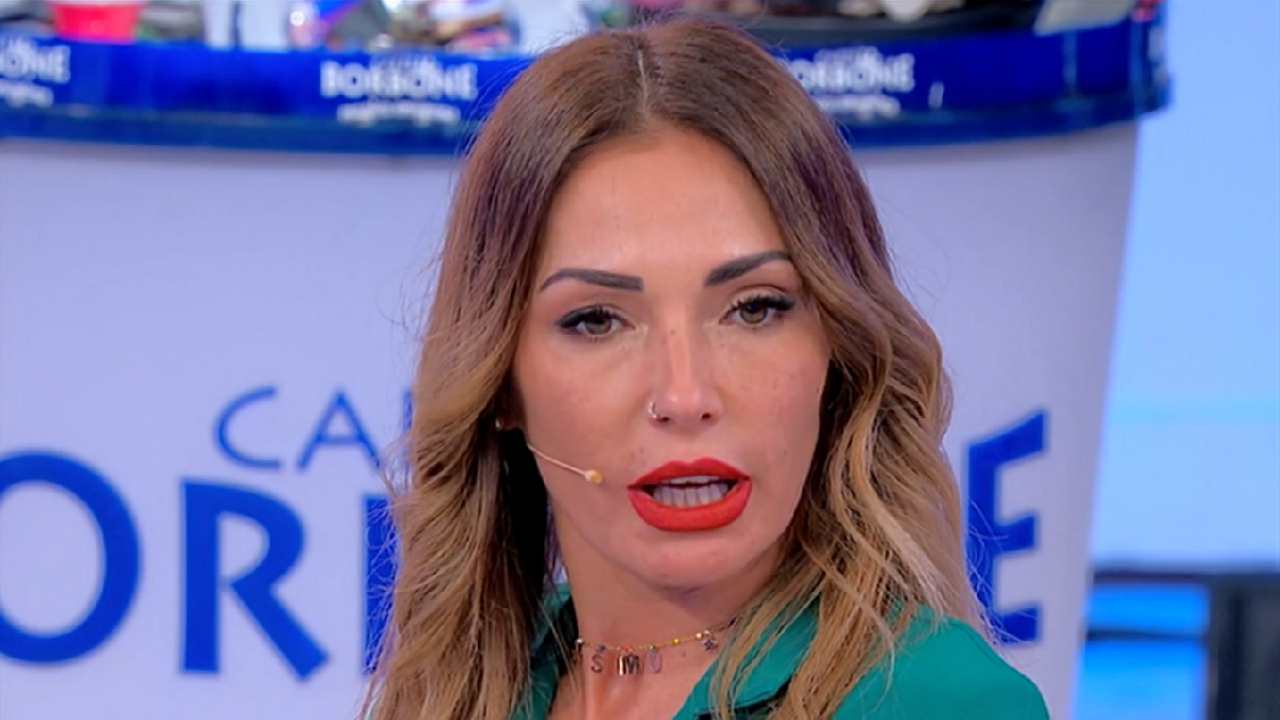 Uomini e Donne, ex cavaliere spiffera dopo tempo: “Riccardo è pazzo di Ida”