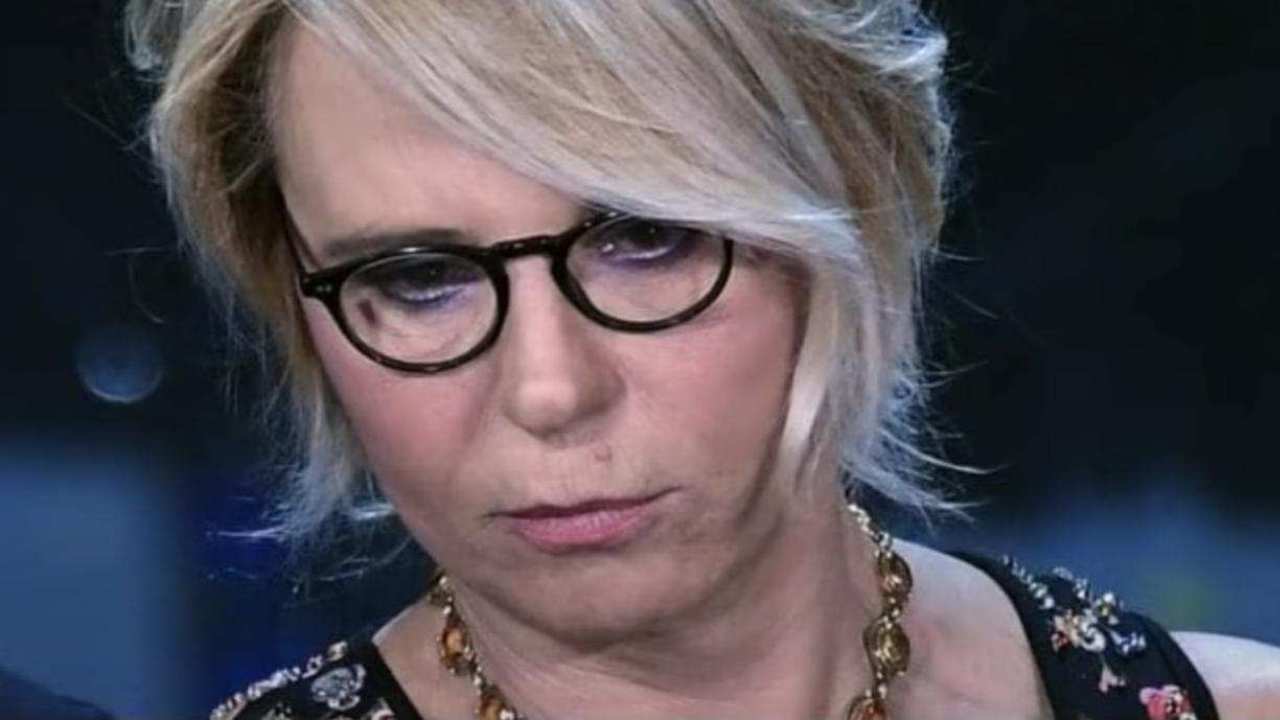 Amici, Maria De Filippi in lutto: salta la programmazione?