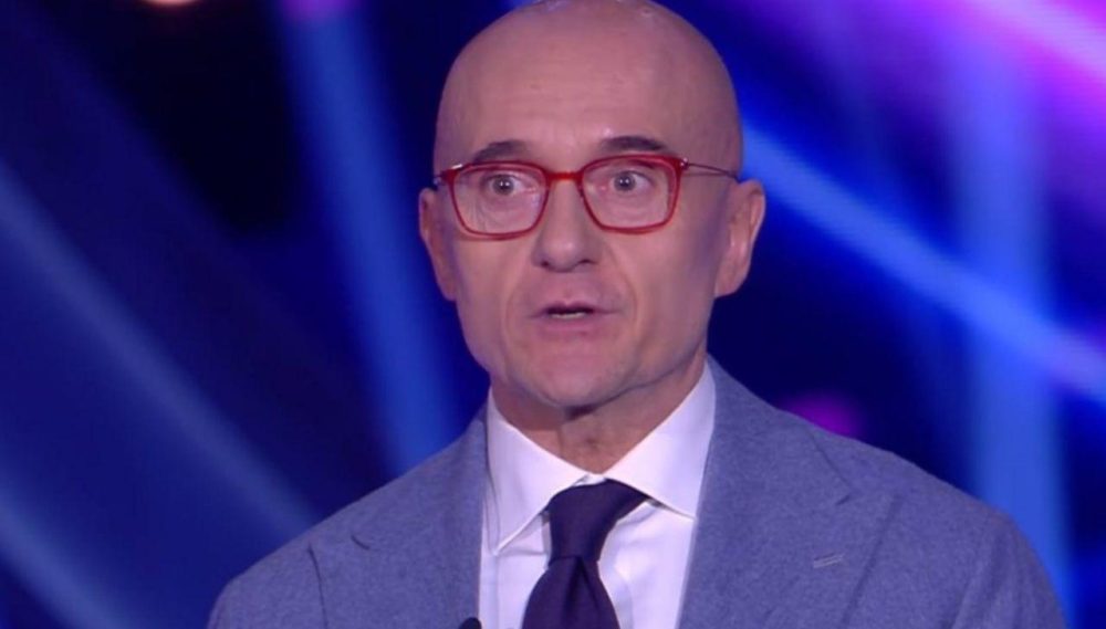 Gf Vip, discusso ex tronista pronto ad entrare: “Ha giò firmato il contratto”