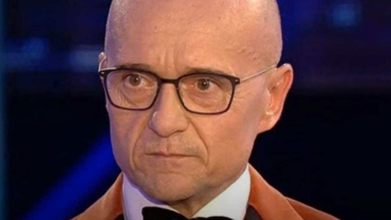 Gf Vip, Alfonso Signorini nei guai: Patrizia Groppelli rinuncia all’ultimo