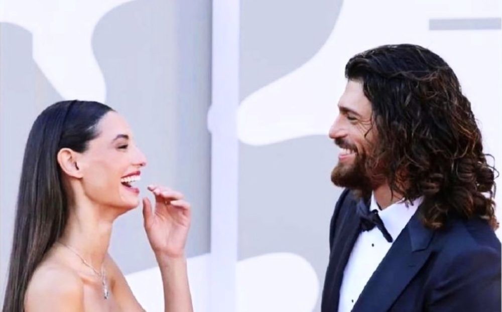 Can Yaman e Francesca Chillemi beccati in atteggiamenti intimi: “Forse non è solo finzione”