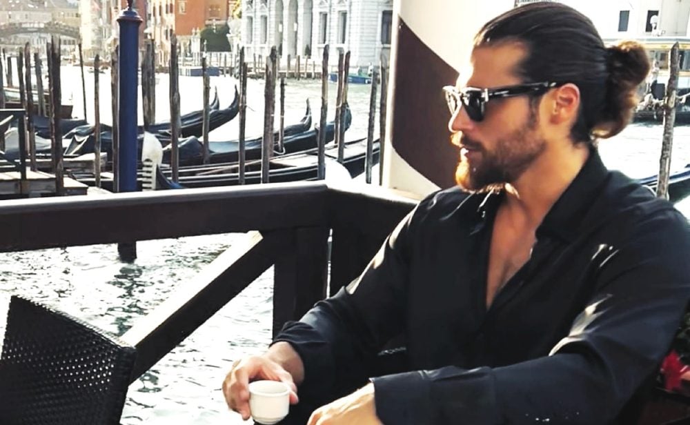 Can Yaman lascia Venezia: “Vado a Budapest”