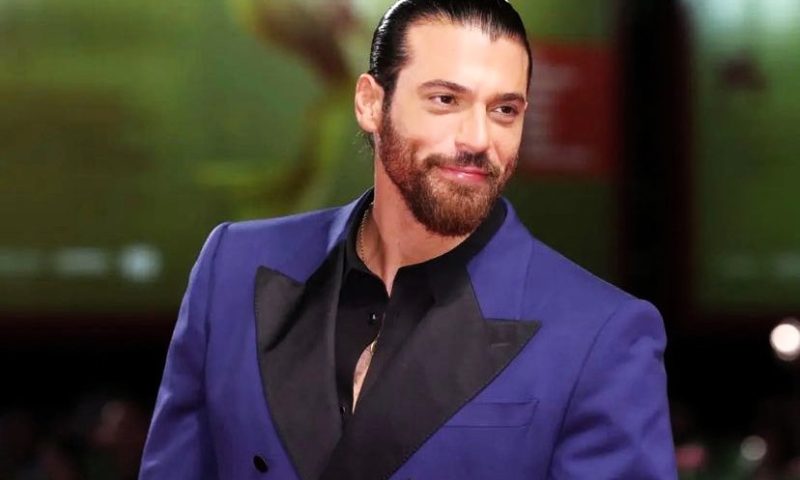 Galleria foto 'Can Yaman, miglior look sul red carpet di Venezia 79? Ecco chi lo mette sul podio!' - foto 2