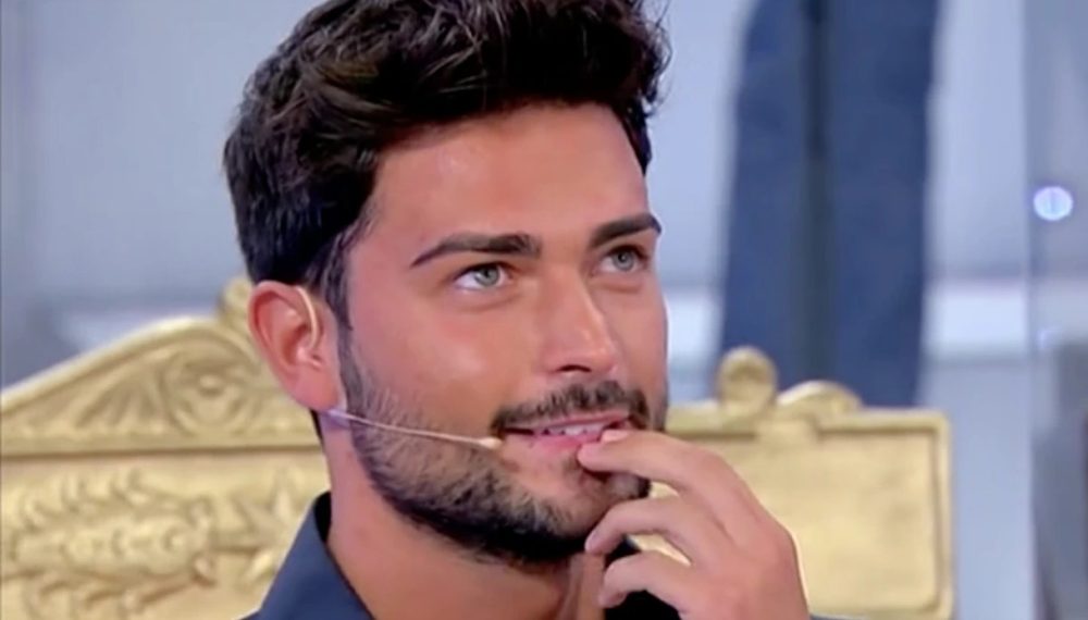 Uomini e Donne, Davide Donadei vola a Roma per il suo amore FOTO