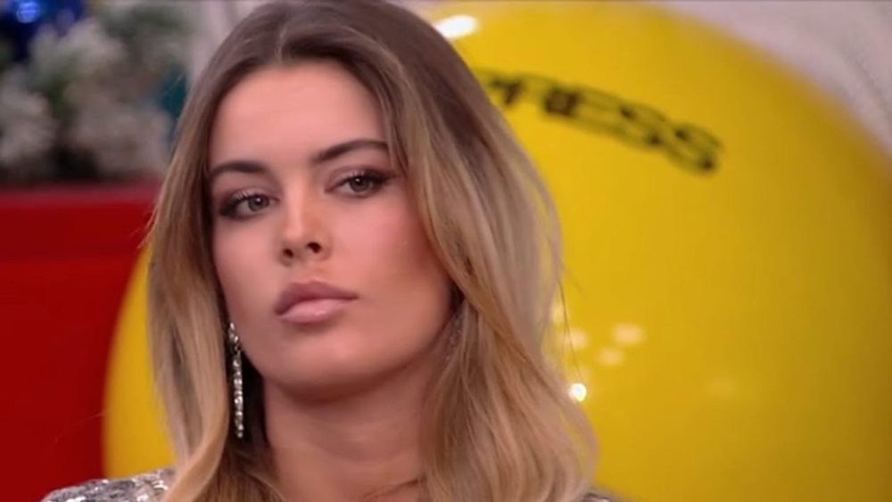 Grande Fratello, Sophie Codegoni contro Mirko Brunetti: “Che trovi una quadra, non puoi illudere due donne!”