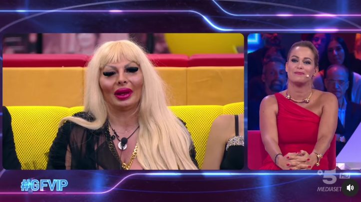 Gf Vip, Sonia Bruganelli si lascia andare: “Mi piaci davvero tanto”