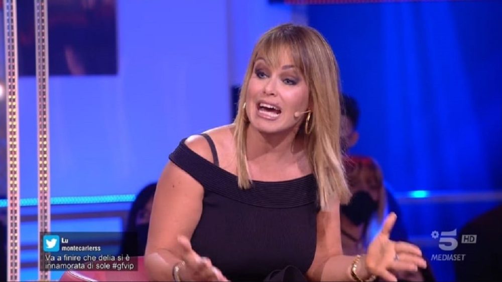Gf Vip, Sonia Bruganelli risponde (con eleganza) ad Adriana Volpe