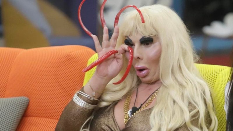 Galleria foto 'Gf Vip, Elenoire Ferruzzi ‘tradita’ così: questa non se l’aspettava' - foto 1