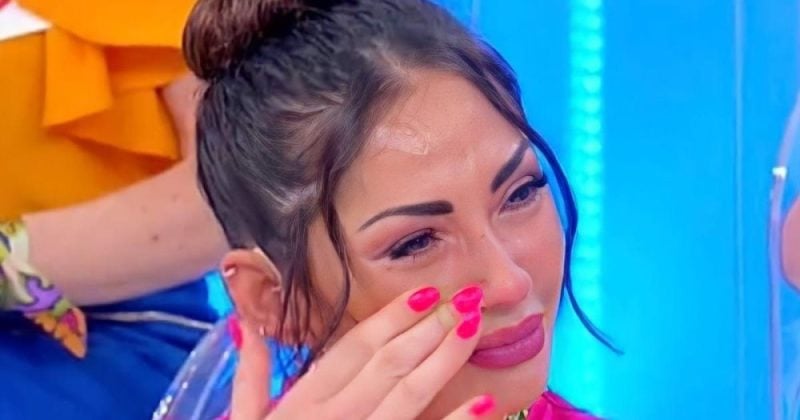 Galleria foto 'Uomini e Donne, clamoroso colpo di scena: Ida lascia lo studio' - foto 1