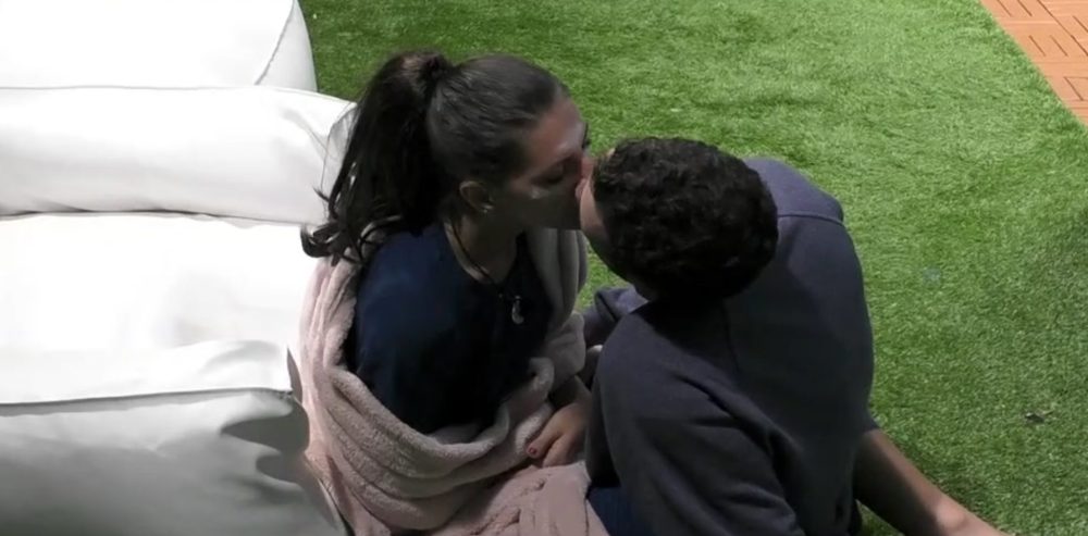 Gf Vip, Edoardo e Antonella si spingono oltre: serata ‘bollente’ per i gieffini
