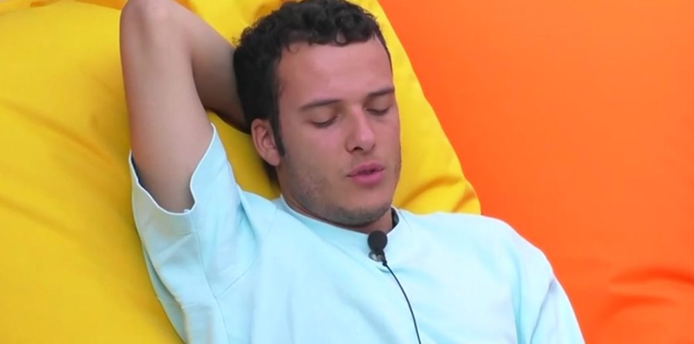Gf Vip, Edoardo fa una rivelazione scioccante: “Non ho più voglia di stare qui”
