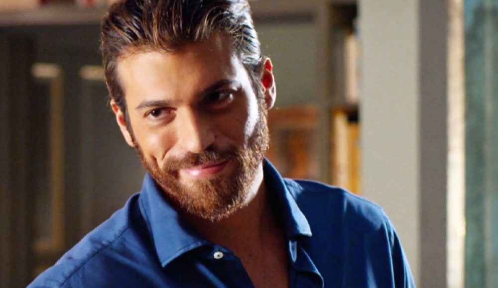 Buon Compleanno Can Yaman! L’attore risponderà ai numerosi messaggi dei fan?