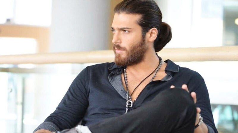 Galleria foto 'Can Yaman, commenti ultra piccanti sotto il video dell’attore per D&G!' - foto 1