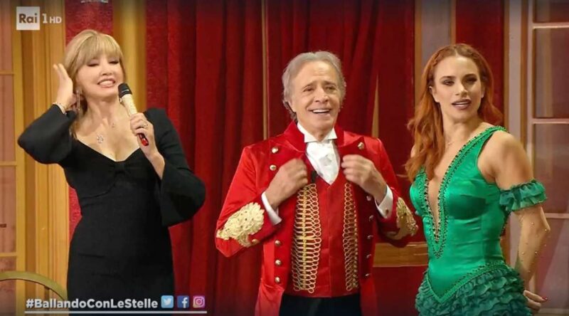 Galleria foto 'Ballando con le stelle, Montesano cacciato: commenta Selvaggia Lucarelli' - foto 1