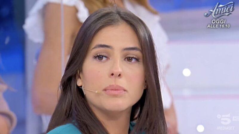 Galleria foto 'Uomini e Donne, Federica Aversano retroscena sul trono: “Ho capito che…”' - foto 1