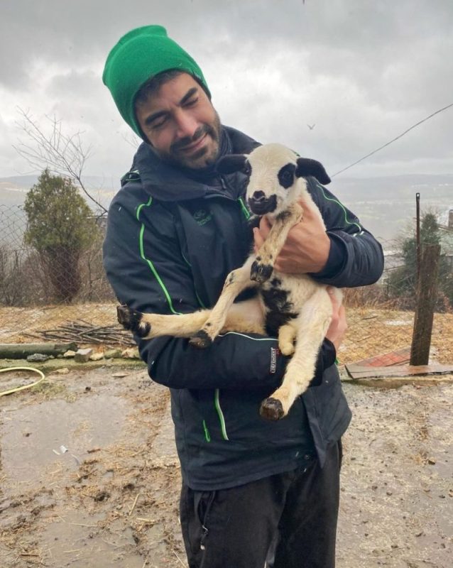 Galleria foto 'Terra Amara, ecco com’è Demir Yaman nella vita reale' - foto 1