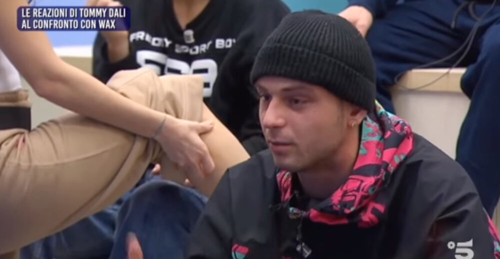 Amici, Tommy Dali se la prende per i complimenti a Wax