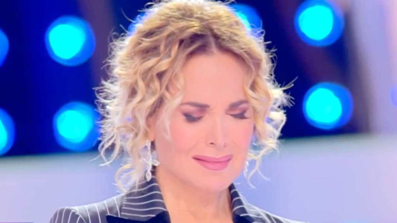 Barbara D’Urso, clamorosa gaffe e pianti in diretta a Pomeriggio 5