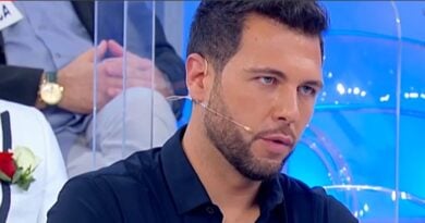 Uomini e Donne, Ida baci e abbracci con un volto noto del trono Over: ma non è Alessandro