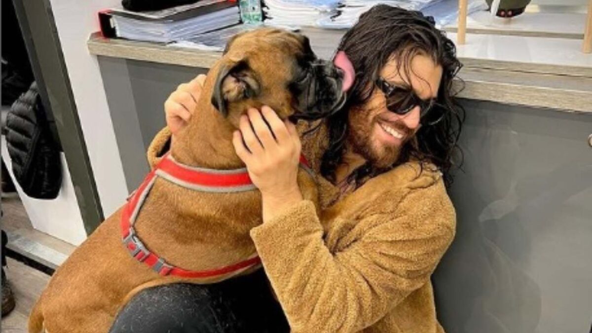 Galleria foto 'Can Yaman, i primi aggiornamenti dal set di El Turco: arrivano i post di Budapest' - foto 1