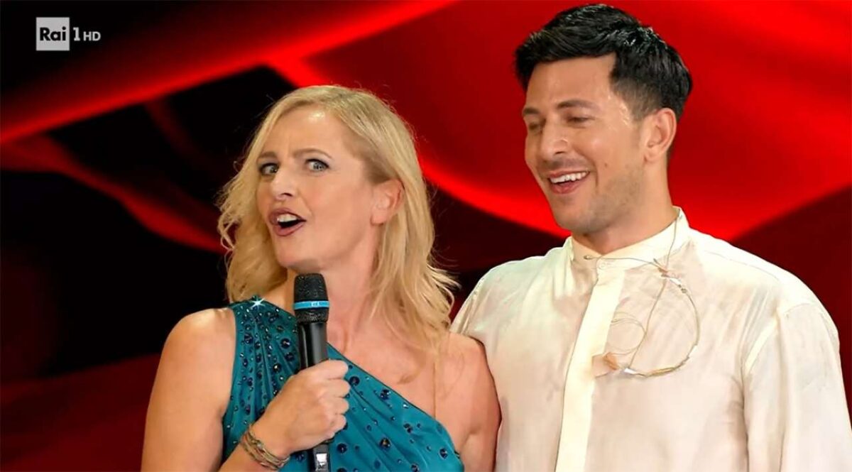 Galleria foto 'Ballando con le stelle, Costamagna spiazza il pubblico: c’è fastidio nei miei confronti' - foto 1