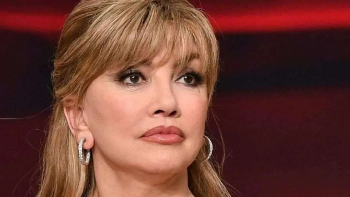 Il Cantante Mascherato: debutto, giudici e spoiler sul primo concorrente di Milly Carlucci